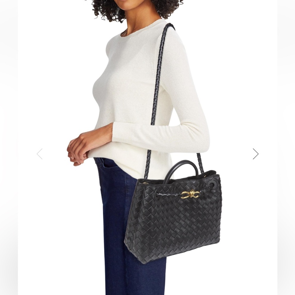 [NWT] ALEXA KOI imitation Bottega Veneta purse in Black faux leather